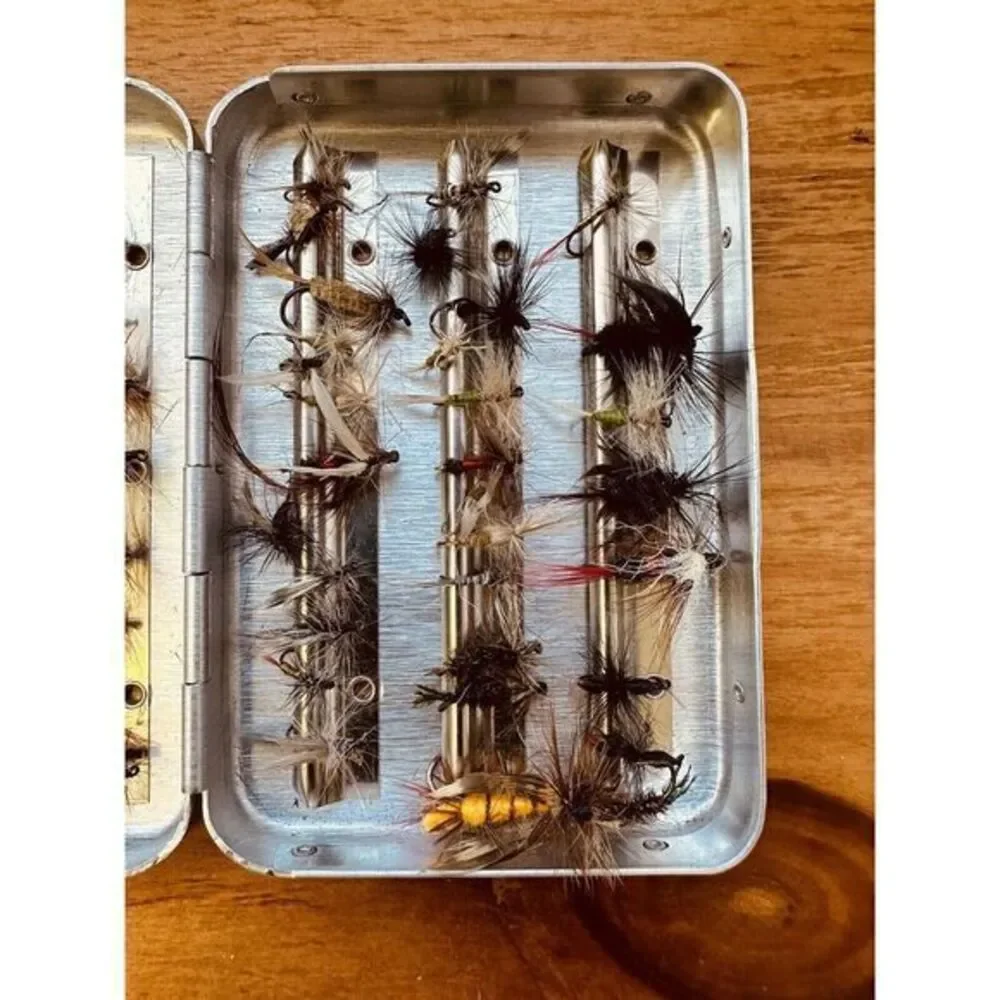 Perrine #66 Aluminum Sterling Quality Tackle Fly Box W/Over 50 Flies Pocket Size
